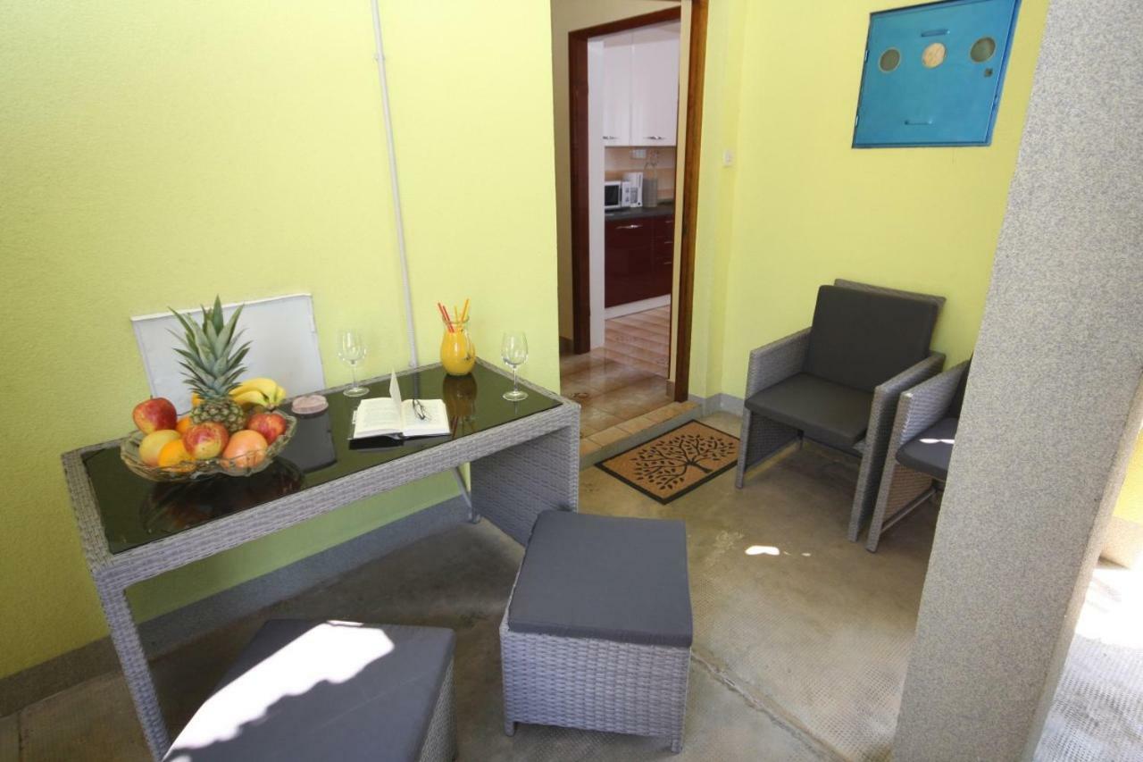 Two Bedroom Apartment, Nice Neighborhood, Free Parking, Wifi プーラ エクステリア 写真