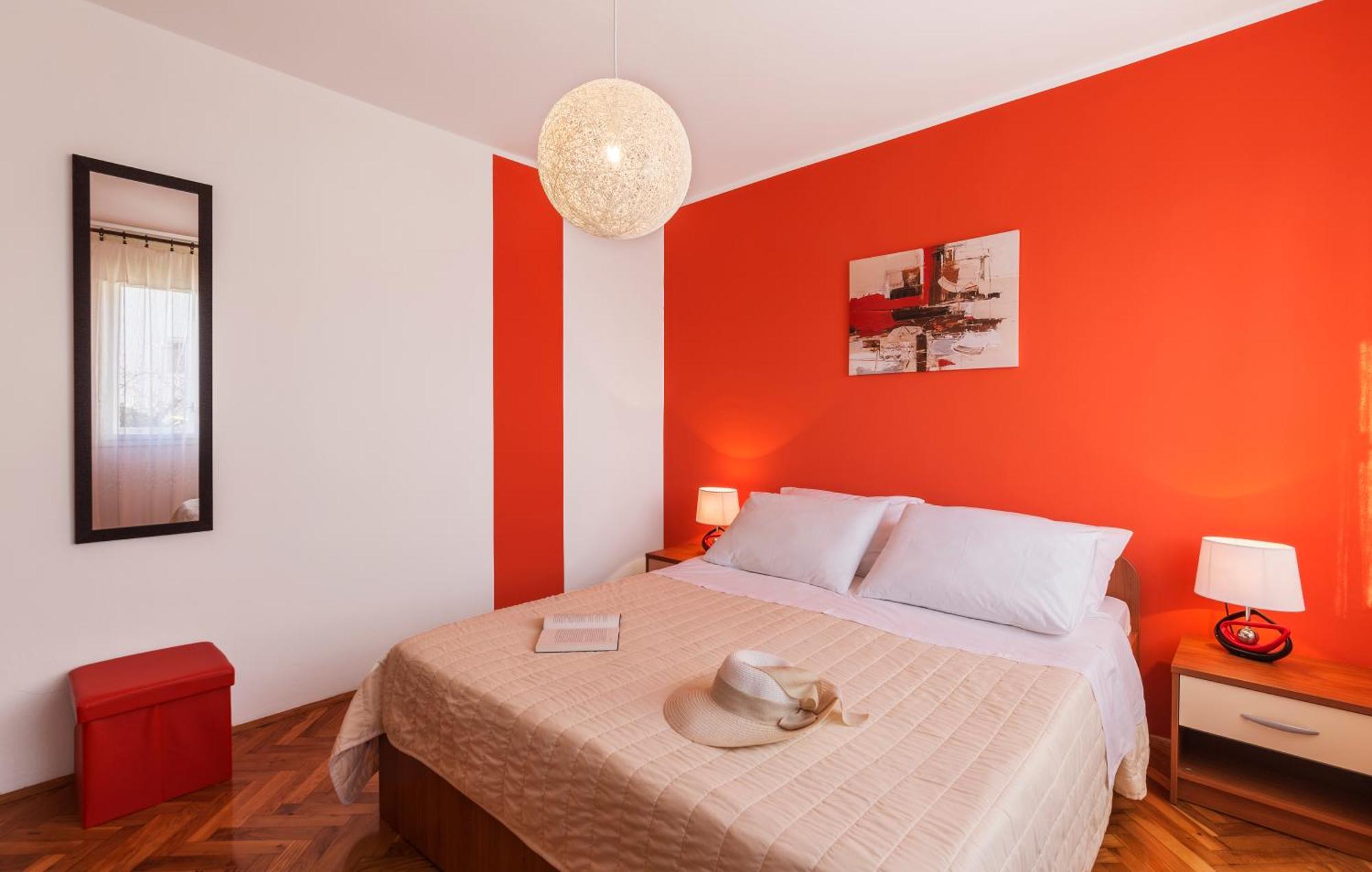 Two Bedroom Apartment, Nice Neighborhood, Free Parking, Wifi プーラ エクステリア 写真